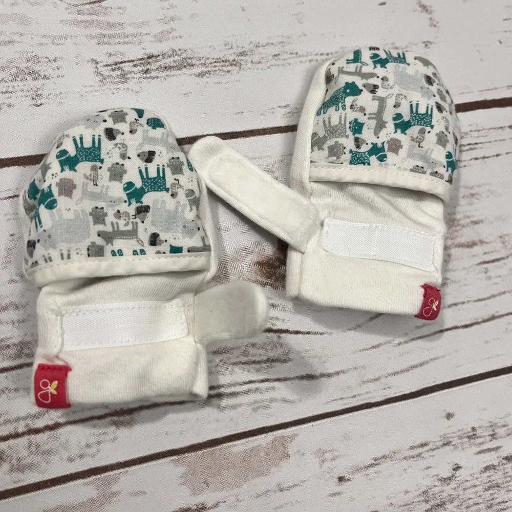 Baby Scratch Mittens Animal Print - White and Green‎